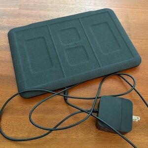 Mophie 4-in-1 Wireless Qi Charging Mat USB-A Port Multiple Device Pad EUC